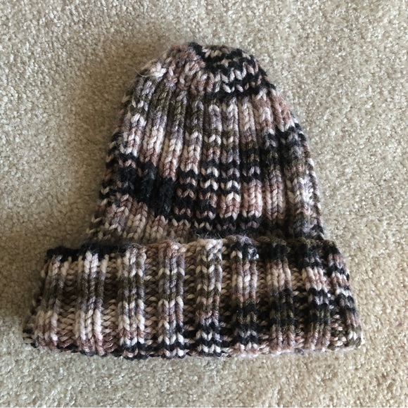 Handmade Knitted Toque Bundle - Nice warm hats for your winter activities - Picture 2 of 4